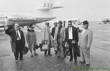 Arrival of the 1966 AFBF ensemble (partially) at Amsterdam Airport Schiphol, The Netherlands, October 21, 1966; (l to r): Roosevelt Sykes, Sippie Wallace, Sleepy John Estes, Robert Pete Williams, Yank Rachell, Otis Rush, Little Brother Montgomery; source: Facebook posts; photographer: Peter van Zoest ('Collectie ANP 1963-1968'); click to enlarge!