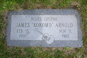J A M E S   'K O K O M O'   A R N O L D's headstone, put up by André Cochepin Mingarro at Burr Oak Cemetery (4400 W. 127th Street, Alsip, Illinois), section Acacia Lawn, lot 323, grave 5; source: ; photographer: Jocelyn Richez