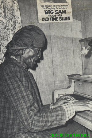 D E W E Y   C O R L E Y at the piano, August 1972; source: Back cover of Albatros VPA 8261; photographer: Gianni Marcucci
