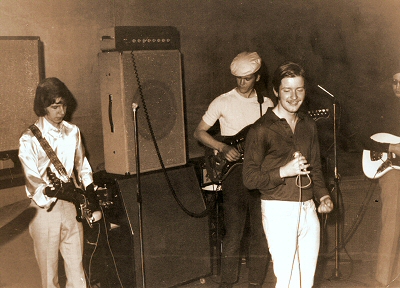 C R E W at the Countdown, November 9, 1969; ; left to right: René Fischer, dr; 'Herbie' Reichardt, b; Stefan Wirz, lead g; 'Hardy' Houben, voc; Walter Schmitz, org; click to enlarge!