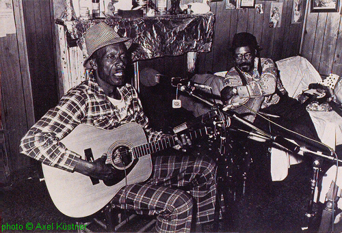 James 'Son' Thomas and E D D I E   C U S I C during L+R recording session (October 25, 1980 in Leland, Mississippi); source: Front cover of L+R LRCD 713024 (2008); photographer: Axel Küstner