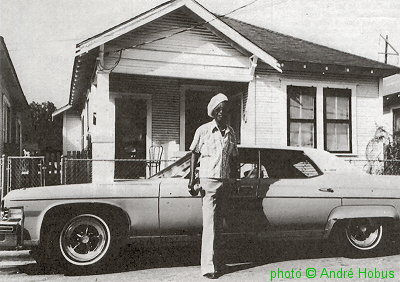 L I G H T N I N'   H O P K I N S with his 'automobile'; source: Blues Unlimited #146 (Autumn/Winter 1984), p. 31; photographer: 