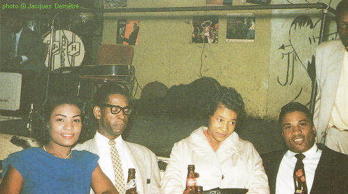 'Elmore James with manager Casey Walker and two lady friends' [caption in 'Voyage au Pays du Blues'!] at Charlie's Lounge, 1811 West Roosevelt Road, Chicago, 1959; source: Ace 3 CD set ABOXCD 4 (1993) booklet, p. 23; photographer: Jacques Demêtre