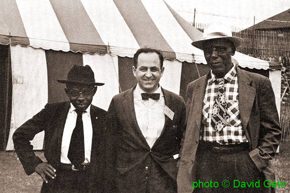 Willie B. Thomas, Harry Oster, and Butch Cage 1960 (photographer: David Gahr)