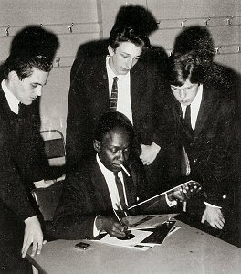 Eddie Boyd signing autographs for some British blues fans in Manchester, 1965: Rick Green, Neil Carter, Dave Clarke; source: Blues & Rhythm #260 (June 2011), p. 5; photographer: Brian Smith; click to enlarge!