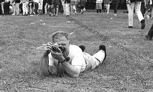David Gahr</b> at work 1964 Newport Folk Festival; photographer: John Byrne Cooke; click to enlarge!