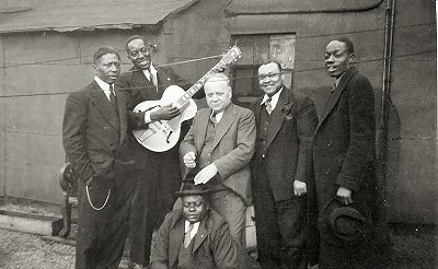 top row: Ernest (Little Son Joe) Lawlars, Big Bill Broonzy, Lester Melrose, Roosevelt Sykes, St. Louis Jimmy Oden; below: Washboard Sam, c. 1940s; source: http://www.highway61radio.com/?p=3419 ('Yannick and Margo Bruynoghe Collection'); click to enlarge!