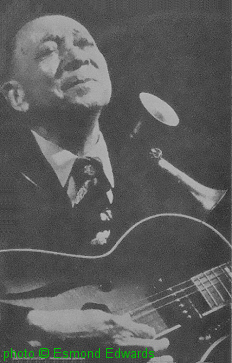 Tampa Red, around 1960; source: Front cover of Bluesville BV/BVLP 1033; photographer: Esmond Edwards